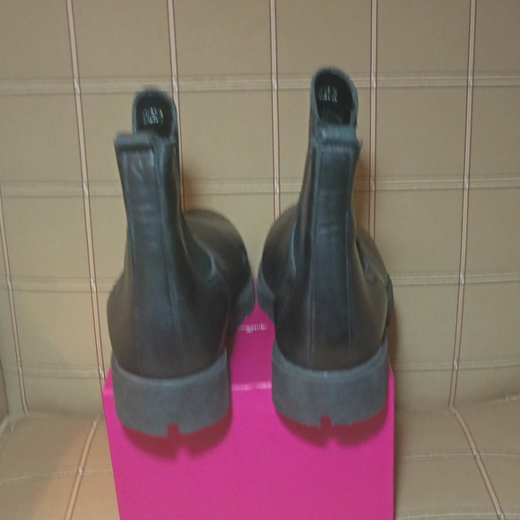 EUC Studio Flex Genuine Leather Designer Boots (8) - Picture 2 of 3